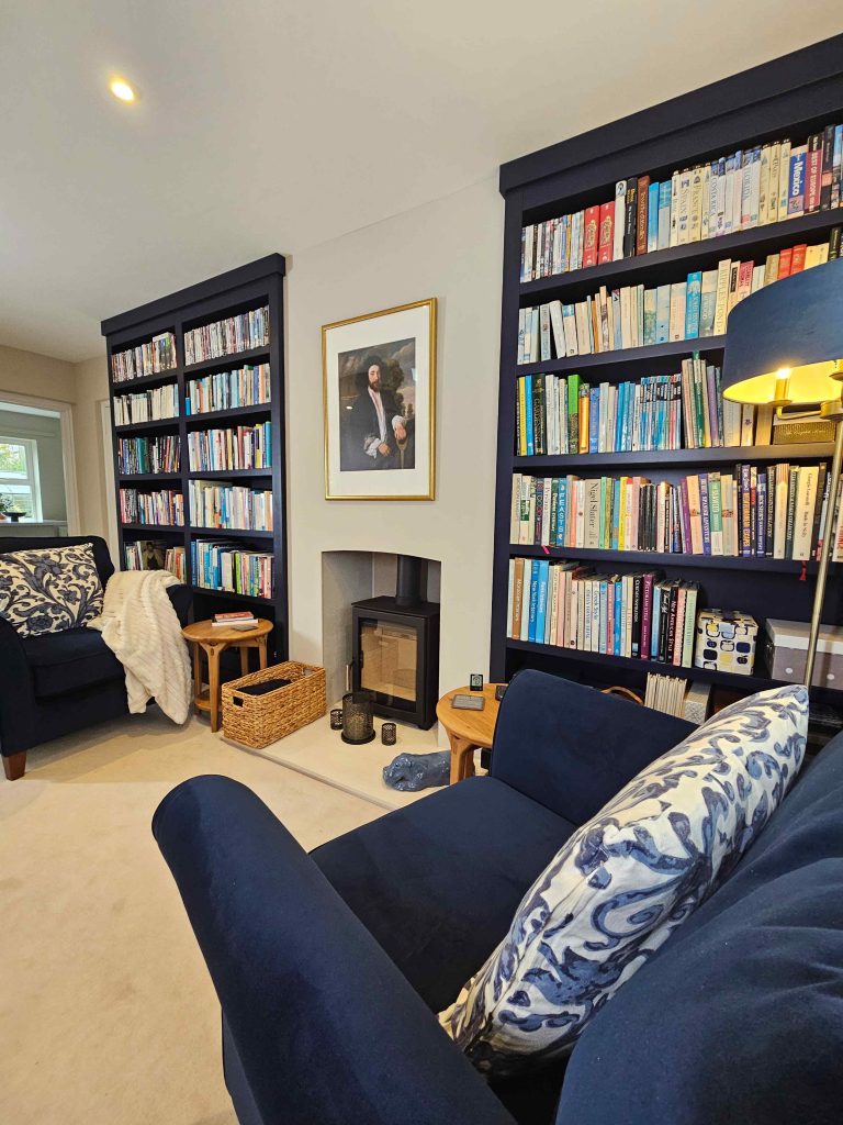 bespoke fitted living room shelving bookcase